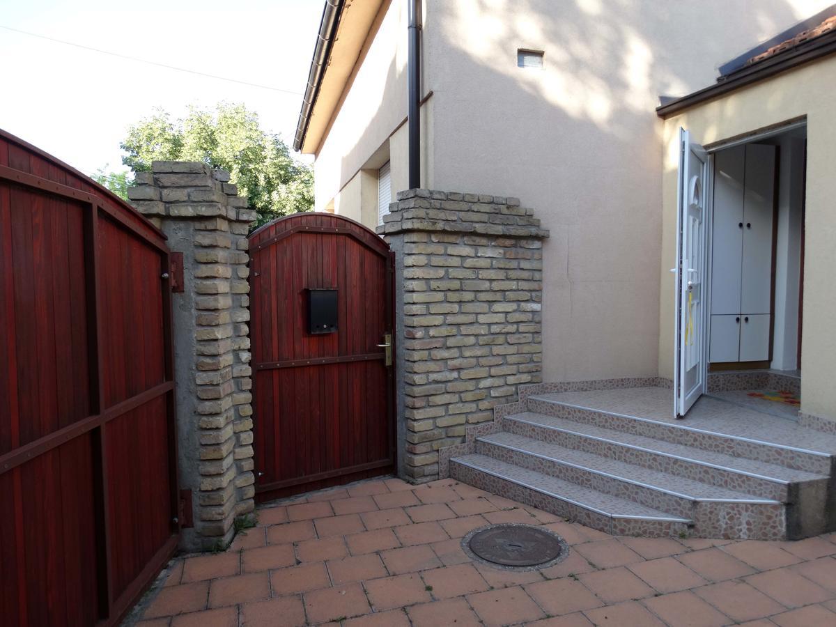 Marijana - Center Apartment Novi Sad Bagian luar foto